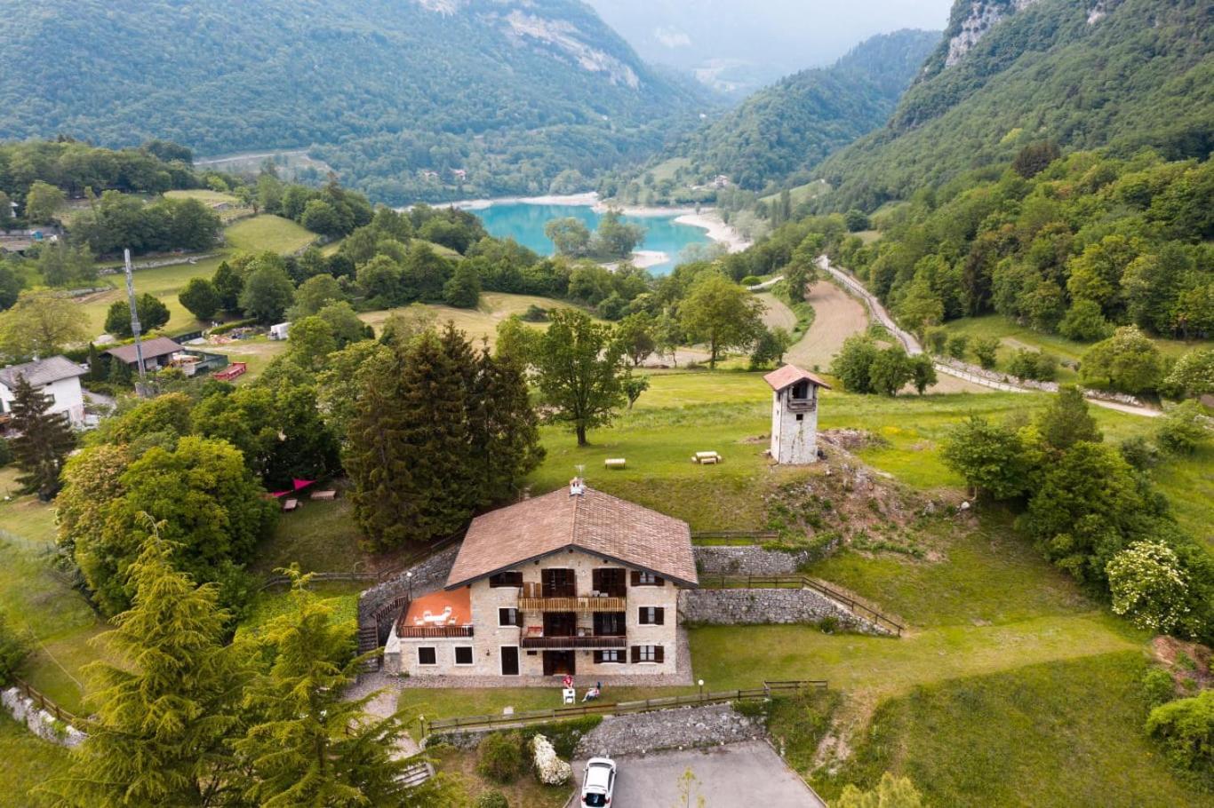 La Rustica Sul Lago Di Tenno Mansarda Luaran gambar